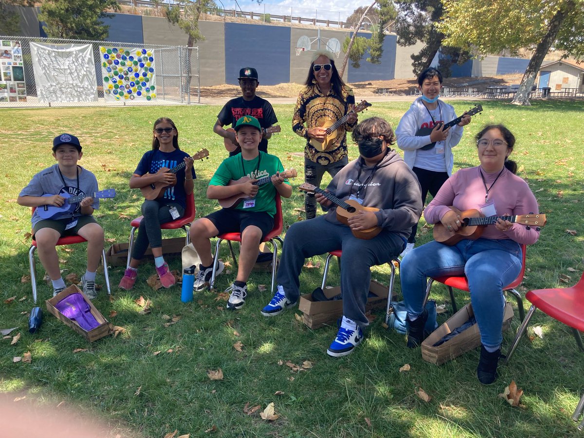Kick off to joy and music on the Lawn at MTM and free yukes for all <a href="/sdschools/">San Diego Unified</a> <a href="/MTMWolves/">Millennial Tech Middle School</a>