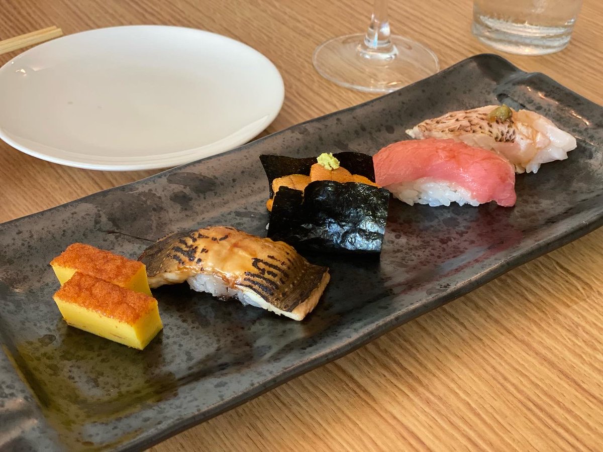 ToshiHayakawa's tweet photo. 今日はママのお誕生日なので、近所のお寿司屋さんで食事。😊 https://t.co/VeeW5nS0xE