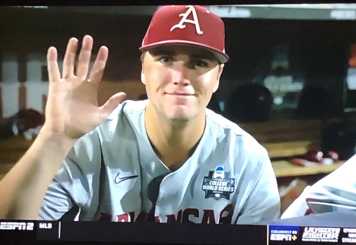 DavidTBond's tweet photo. High five to you, Will McEntire….what a night. ⁦@w_mcentire⁩ ⁦@RazorbackBSB⁩ ⁦@ArkRazorbacks⁩ https://t.co/991XJ5lMbf