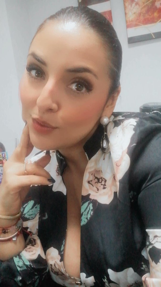 AnaCatayCafe's tweet photo. Que cosa loca pero no siento estos casi 43... A días de celebrar un año más de aprendizaje...#cuarentona #feelgood https://t.co/WGZ6w9smJ1