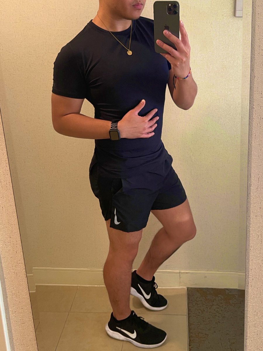 ohchsinad's tweet photo. apparently, “hoochie daddy” short shorts are the move for summer ‘22? 🤔 https://t.co/EnGLZFbWpT