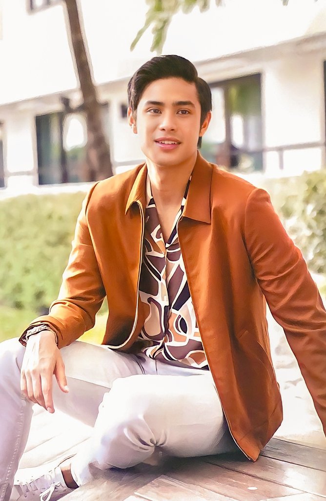 reeyna_minea's tweet photo. Ganito dapat. Mas bagay. Oh diba fresh ka na ulit Dad. Hihi! 🤭

#DonKiss https://t.co/GTVQIHiZy1