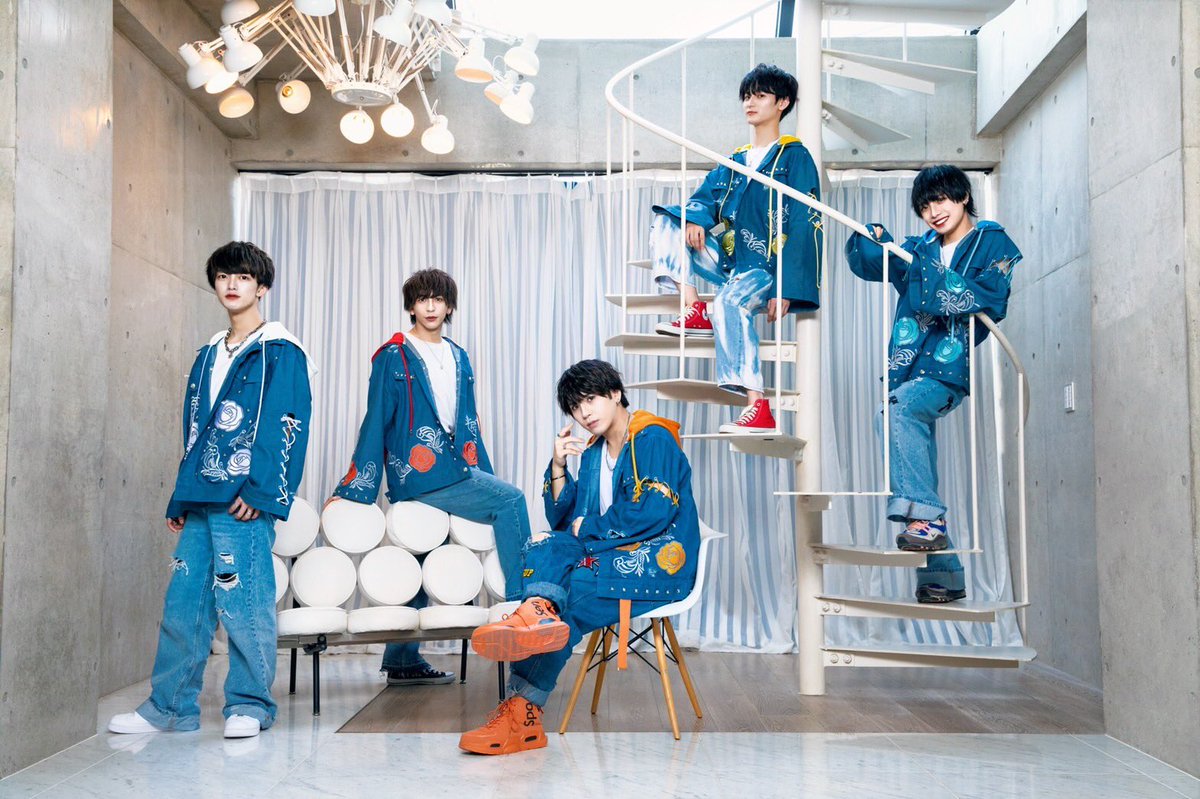 Aloflora_OA's tweet photo. 【　 ✨ Alo flora New VISUAL ✨　 】

新アー写解禁を記念してこのツイートが
300RT達成で下記のオリジナル楽曲2曲
のサブスクを配信させていただきます🎶

　　　　・3曲目 " Prologue "
　　　　・4曲目 "恋わずらい"

※1曲目" カタコイ "
2曲目" ナナイロオモイ "配信済みです💡 https://t.co/yPMHkMIWv3