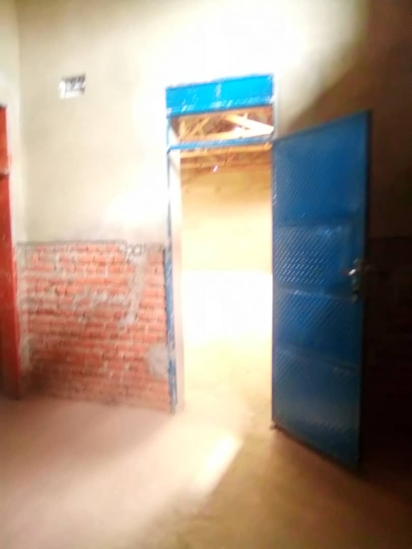 Travaux de réhabilitation du laboratoire de l'ONAPAC en cours, Mahagi, Ituri #RDCongo <a href="/WHH_DRC/">WHH DR Congo - Welthungerhilfe</a>, funded by <a href="/giz_gmbh/">GIZ</a>. <a href="/Welthungerhilfe/">Welthungerhilfe (WHH)</a> <a href="/BMZ_Bund/">Bundesentwicklungsministerium</a> <a href="/Allemagne_RDC/">Allemagne RDC</a>