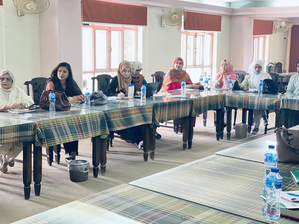 TheAroojKhan's tweet photo. Attending One Day Training Workshop for Members of Women Advisory Groups (WAG) in Quetta under Rights Based Community StabilisationProject in Balochistan.
#UNDP
#SPADO https://t.co/mCVCB2C2KO