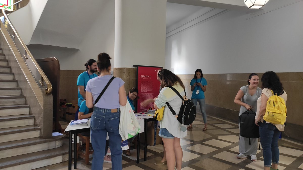 JiFFi_UGR's tweet photo. Os esperamos en el registro para daros vuestra acreditación y el pack😊 https://t.co/lm82e5ectV