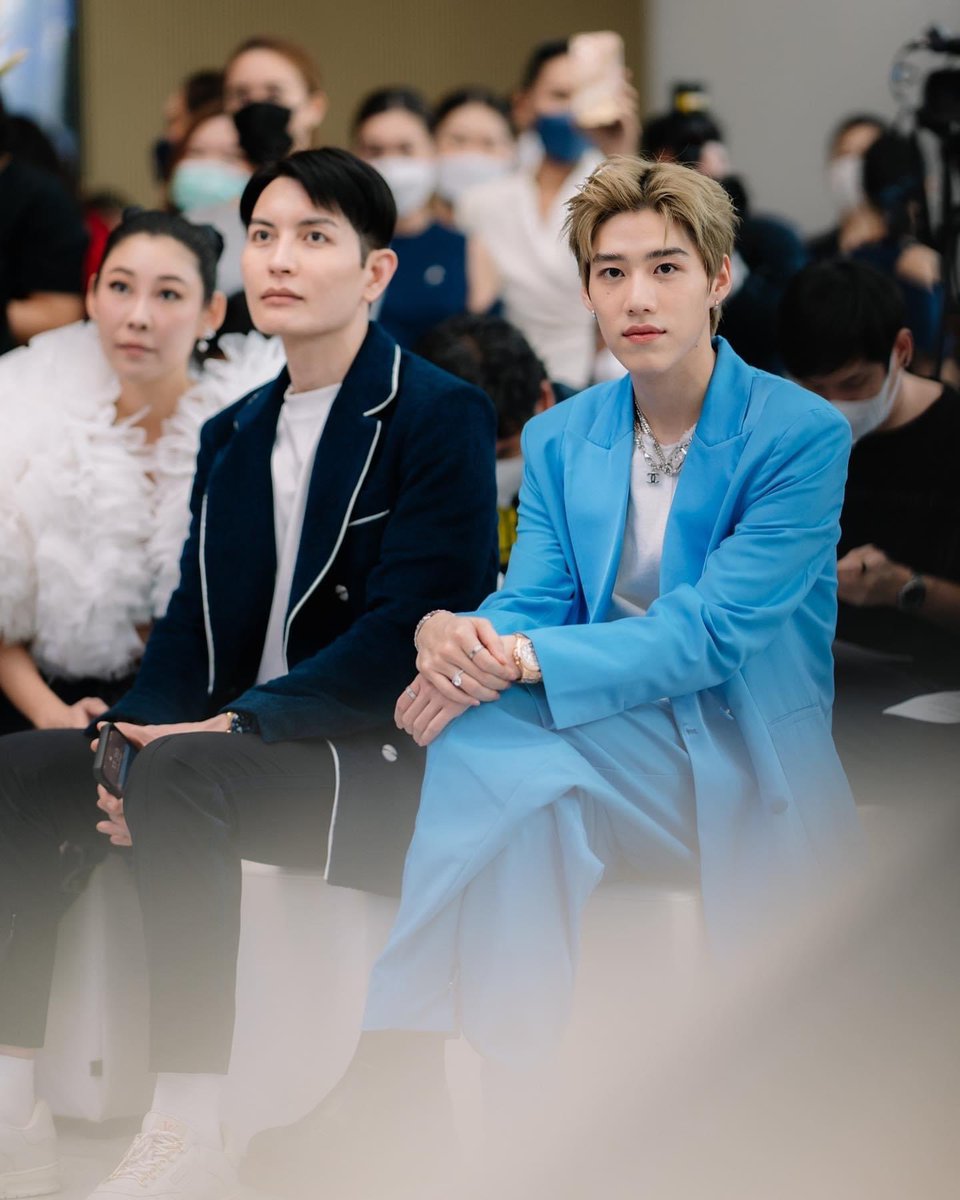 raimonland's tweet photo. “สำหรับพีพีมองว่า Well-Being หรือสุขภาวะที่ดีมันไม่ใช่ร่างกายที่แข็งแรง แต่มันคือภาพรวมของการมีคุณภาพชีวิตที่ดี การใช้ชีวิต สังคมจากที่อยู่อาศัย ตรงนี้สำคัญมากสำหรับพี เพราะเป็นปัจจัยแรกๆที่ดูเวลาเลือกที่อยู่เลยครับ”
พีพี กฤษฏ์ อำนวยเดชกร 
#raimonland
#RaimonLandxPPKritt
#ppkritt https://t.co/DqlKAUo8sE