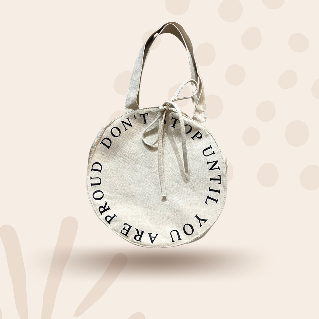 Fmlinaaa's tweet photo. Totebag lucu under 50k 😍😍
Nyicil satuu2 disini yaa https://t.co/zgu4Qq8vJq
#racunshopee #totebag #racunmurah #totemcoffeexcharlotte https://t.co/0HAJ0sAfwv