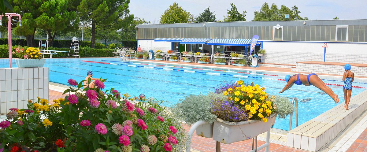 Ville de Bourg-lès-Valence (@bourglesvalence) on Twitter photo 🏊♀️ Une envie de piquer une tête pour vous rafraîchir ce weekend ? La piscine de #BourglesValence ouvre exceptionnellement 𝘀𝗮𝗺𝗲𝗱𝗶 𝟮𝟱 𝗲𝘁 𝗱𝗶𝗺𝗮𝗻𝗰𝗵𝗲 𝟮𝟲 𝗷𝘂𝗶𝗻 𝗱𝗲 𝟭𝟭𝗵 𝗮̀ 𝟭𝟵𝗵 ! 😀
➕ infos : <a href="/ValenceRomans/">Valence Romans Agglo</a> bit.ly/3bjlG8P 🏊♀️ Une envie de piquer une tête pour vous rafraîchir ce weekend ? La piscine de #BourglesValence ouvre exceptionnellement 𝘀𝗮𝗺𝗲𝗱𝗶 𝟮𝟱 𝗲𝘁 𝗱𝗶𝗺𝗮𝗻𝗰𝗵𝗲 𝟮𝟲 𝗷𝘂𝗶𝗻 𝗱𝗲 𝟭𝟭𝗵 𝗮̀ 𝟭𝟵𝗵 ! 😀
➕ infos : <a href="/ValenceRomans/">Valence Romans Agglo</a> bit.ly/3bjlG8P