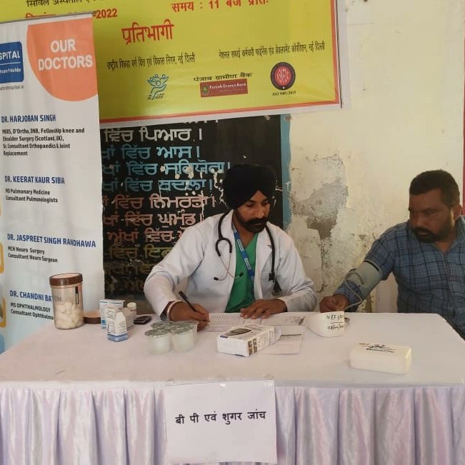 NetramEyeCentre's tweet photo. Netram Eye Foundation organized a Medical Health Checkup Camp at Fatehgarh Sahib where a team of 7 doctors checked more than 400 patients out of which 60 percent had refractive error. 

#medical #freehealthcare #socialwork #socialwelfare #csractivity #csrindia https://t.co/9qeYCsJyD4