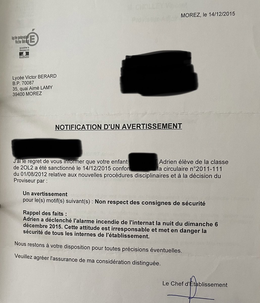 _aaadr's tweet photo. @_Amixem Je tiens en premier lieux à m’excuser en vers mon ancien lycée.

Je voulais ajoutez que justifier à Vincent (proviseure adjoint) le faite que j’ai réussi à inciter d’autre élèves à priser du Doliprane était plutôt coton. 

PS : L’alarme incendie c’est ma petite touche perso. https://t.co/jIPzBU6laf