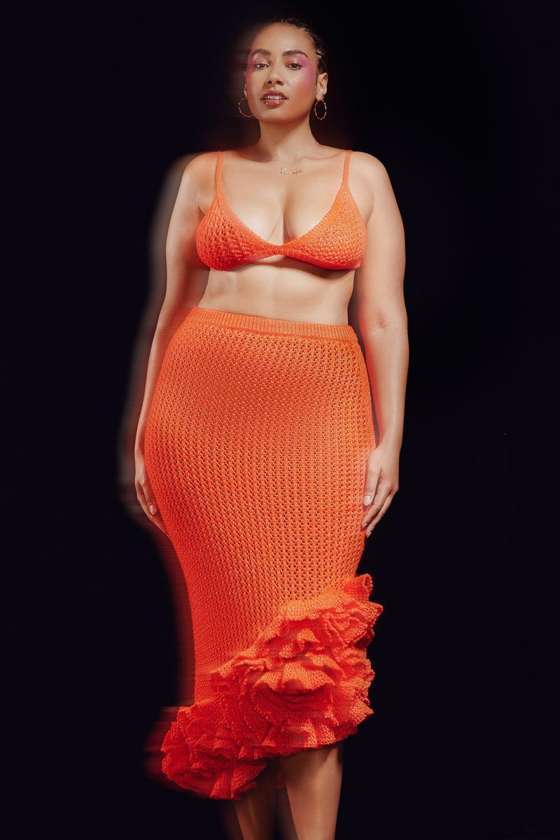 jacquemusx's tweet image. It girl uniform