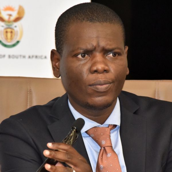 EagleFMNam's tweet image. THE PHALA-PHALA SCANDAL: WHO IS FOOLING WHO?
The South African Justice ministry has thrown Inspector General Sebastian Ndeitunga under the bus, by vehemently denying that no request ever came from Namibia asking if a case of robbery on Cyril Ramaphosa’s farm had been registered.