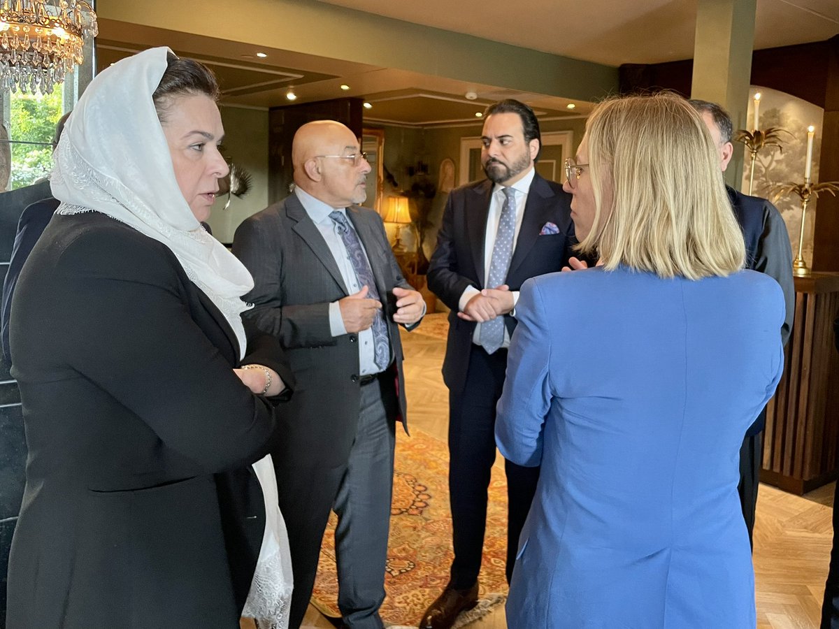 Important perspectives from Afghans at #OsloForum, committed to bring change in support of the Afghan people. Exchange on how international community can assist.

Concerned about the human rights situations in #Afghanistan, especially for Afghan women and girls.
 - FM <a href="/AHuitfeldt/">Anniken Huitfeldt</a>