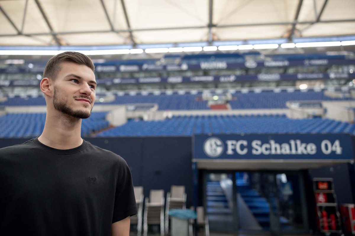 Alles Gute zum Geburtstag, Tom #Krauß! 🎉

#S04 | 🔵⚪️ | #HappyBirthday