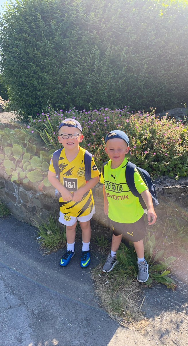 barimorgan8's tweet photo. School sports day 🏃‍♂️@allad18 https://t.co/zqyXZGjcxW