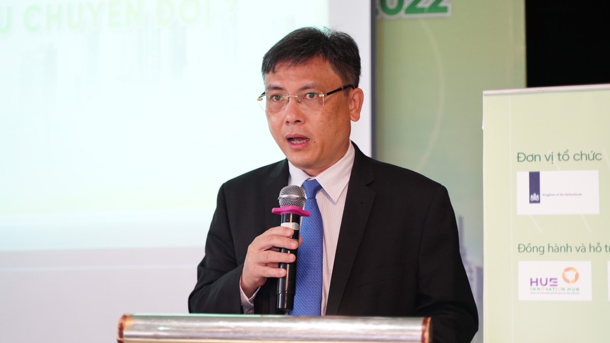 NLinVN's tweet photo. The courses cover topics: CE concept, green & sust. business trends, practical knowledge on how to design CE biz models.
The activities are parts of a CE cap. building project by 🇳🇱 Embassy, @UNDPVietNam, Vietnamese Academia (ICED, Hue IDS, VIAEE), #CEHub & @SaxionUAS. https://t.co/77RC8vkREs