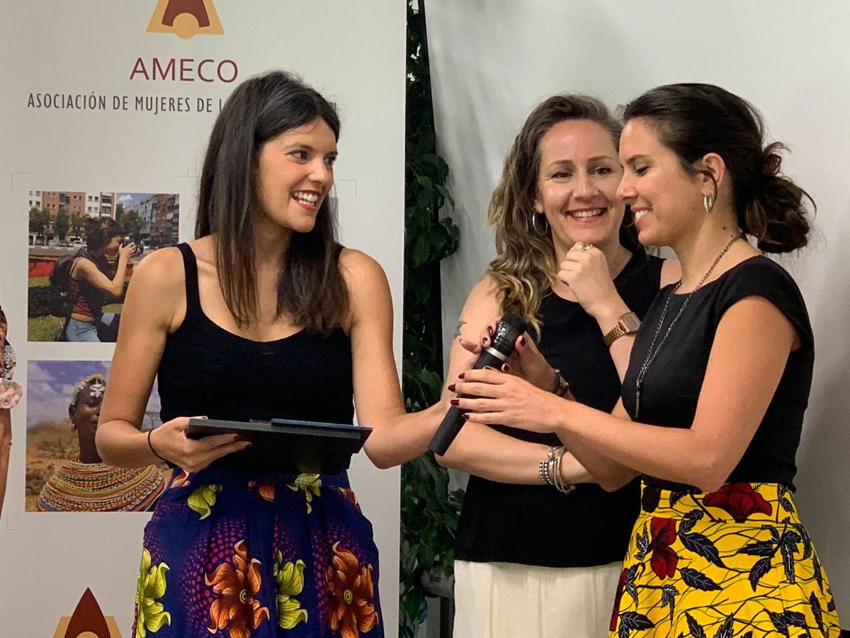 ruthdefrutos's tweet photo. 🏆 Ayer fue un día muy especial. @Rockzio @luciamunozluc y yo recogimos el premio @PressAmeco de @lapoderiofem.
Qué alegría compartir el palmares con referentes como @RIPVG @europe_gamag y @Territoriodome1
#DeLaPoderioMeFio
#FeminismoAndaluz https://t.co/8PAk8s5pyk