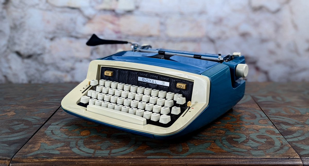 Have a case of #writersblock ? Try using a refurbished vintage #typewriter to shake things up a bit! #WritingCommunity #muse #inspiration #clarity
