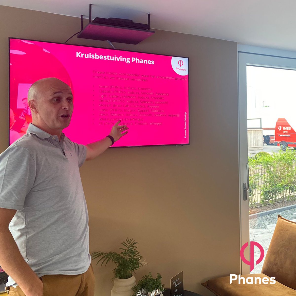 Phanes_NV's tweet photo. Gisteren kwamen alle Phanes partners samen om hen up to date te brengen over Phanes, hen te inspireren en mekaar nog beter te leren kennen bij een lunch en een spelletje padel.
#bettertogether #xploregroup https://t.co/8HUMcSTqYG