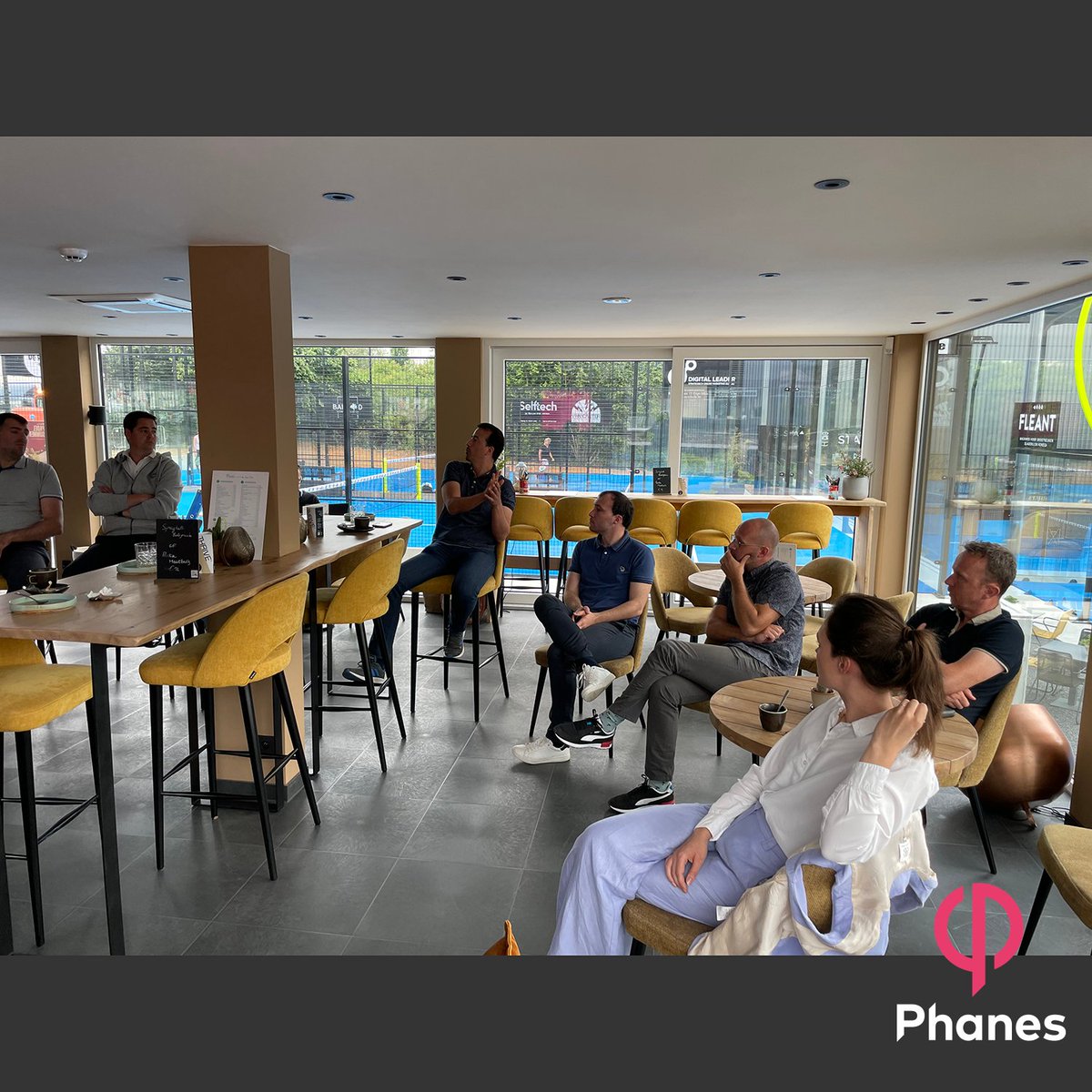 Phanes_NV's tweet photo. Gisteren kwamen alle Phanes partners samen om hen up to date te brengen over Phanes, hen te inspireren en mekaar nog beter te leren kennen bij een lunch en een spelletje padel.
#bettertogether #xploregroup https://t.co/8HUMcSTqYG