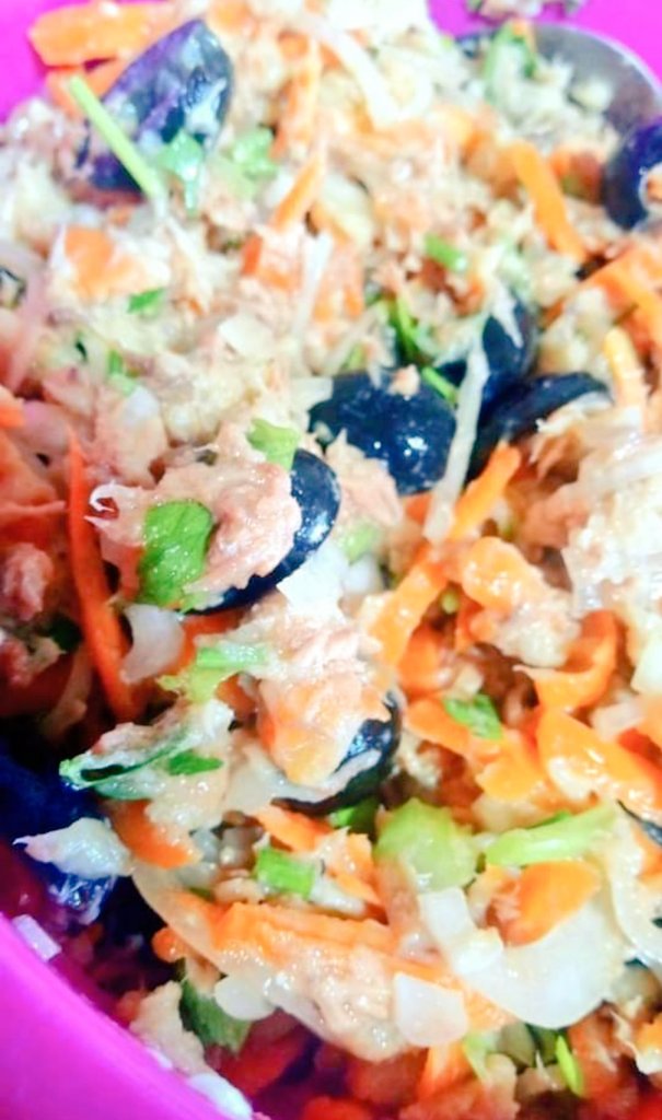 nico_patrascu's tweet photo. #fishsalad #mackerel #onion #oliveoil #blackolive #carrot #parsley #lemonjuice #celeryroot
Mackerel salad,enjoy!๐ https://t.co/CovhVA6u3A