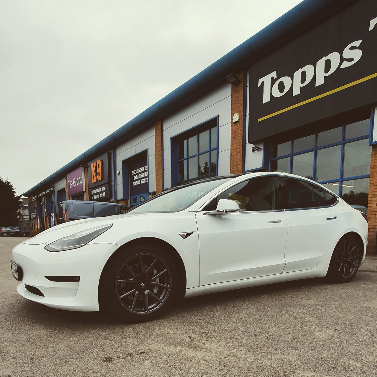 Chargeheads's tweet image. #rusteetesla has done 60,000 miles now. Any other high mile Model 3&apos;s out there??? #teslamodel3 #teslam3 #highmiletesla @TeslaOwnersUK