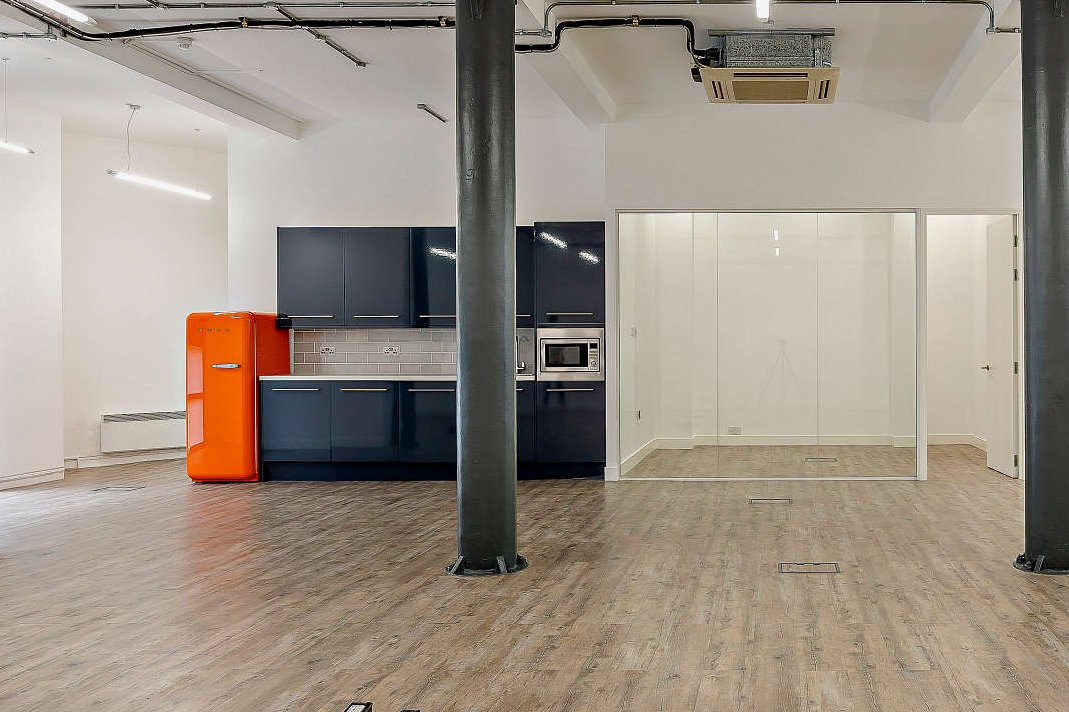 _SouthwarkIntro's tweet photo. #OfficeSpace available NOW in a prime #LondonBridge location at 7 Holyrood Street

🔸fully fitted kitchenette
🔸private meeting room space
🔸open floor plans
🔸large bright windows

Enquire today at https://t.co/E9OiA0Knkg

#SouthwarkOffice #London #LondonBusiness #LondonOffice https://t.co/3mSXyZ6AaQ