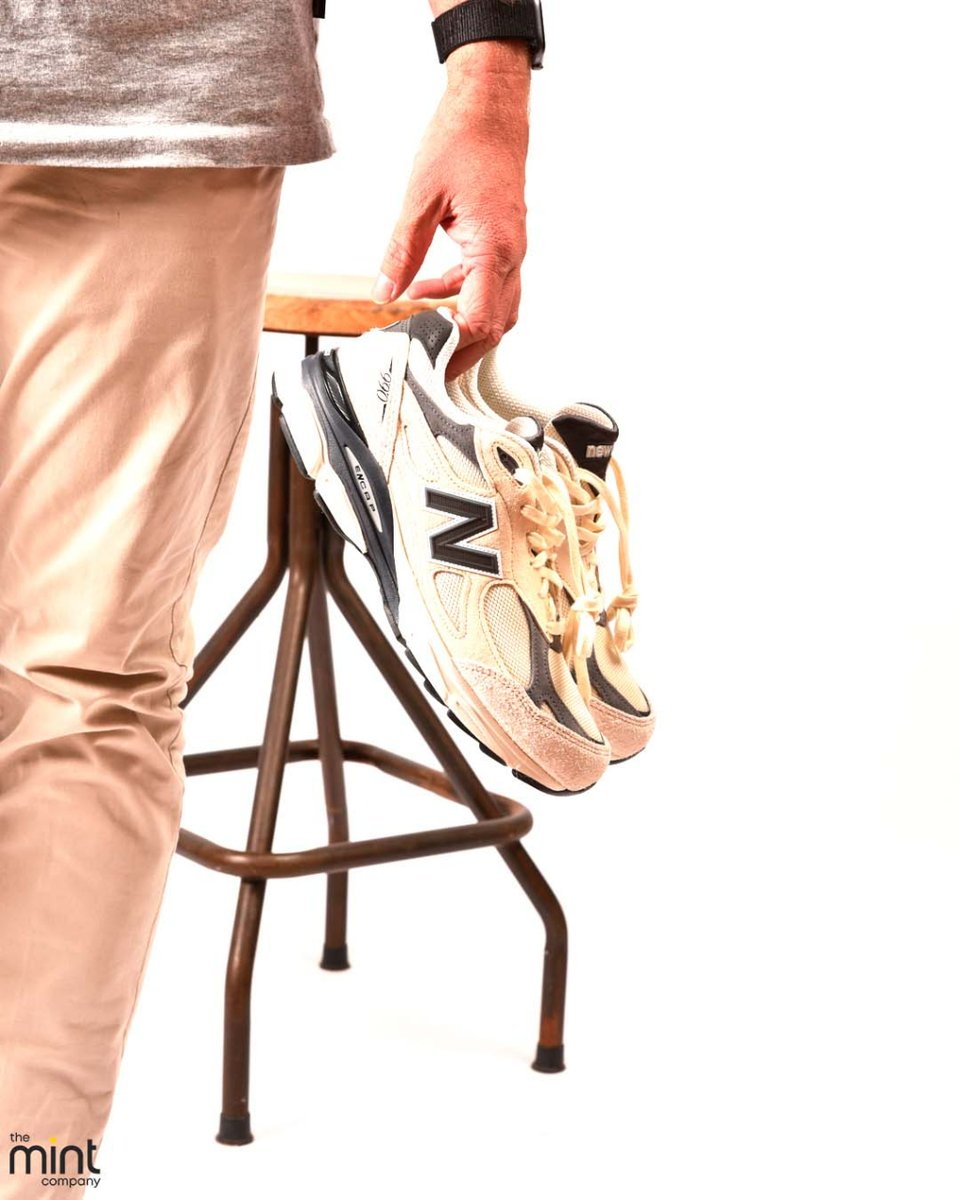 themintcompany's tweet photo. New Balance MADE in USA 990v3
Designed by Teddy Santis
Available at https://t.co/Tg7nJPoN5G
--
Diseño de Teddy Santis. Disponibles en https://t.co/Tg7nJPoN5G https://t.co/3f7CCeyZ6V