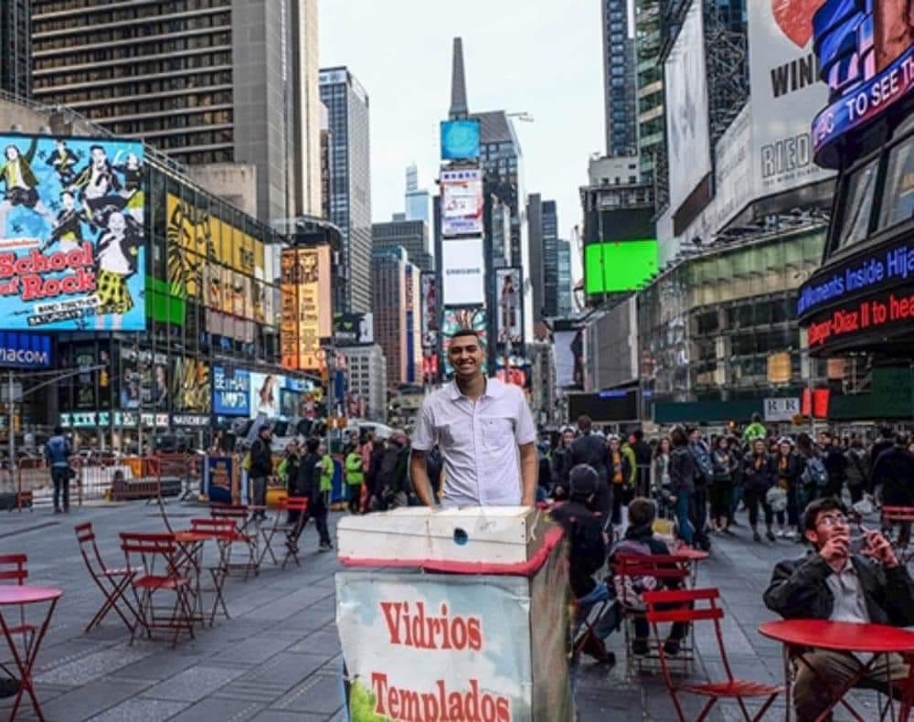 julis193's tweet photo. @nathsparkles 2023.. los empresarios en Nueva York https://t.co/SxVHolvLQE