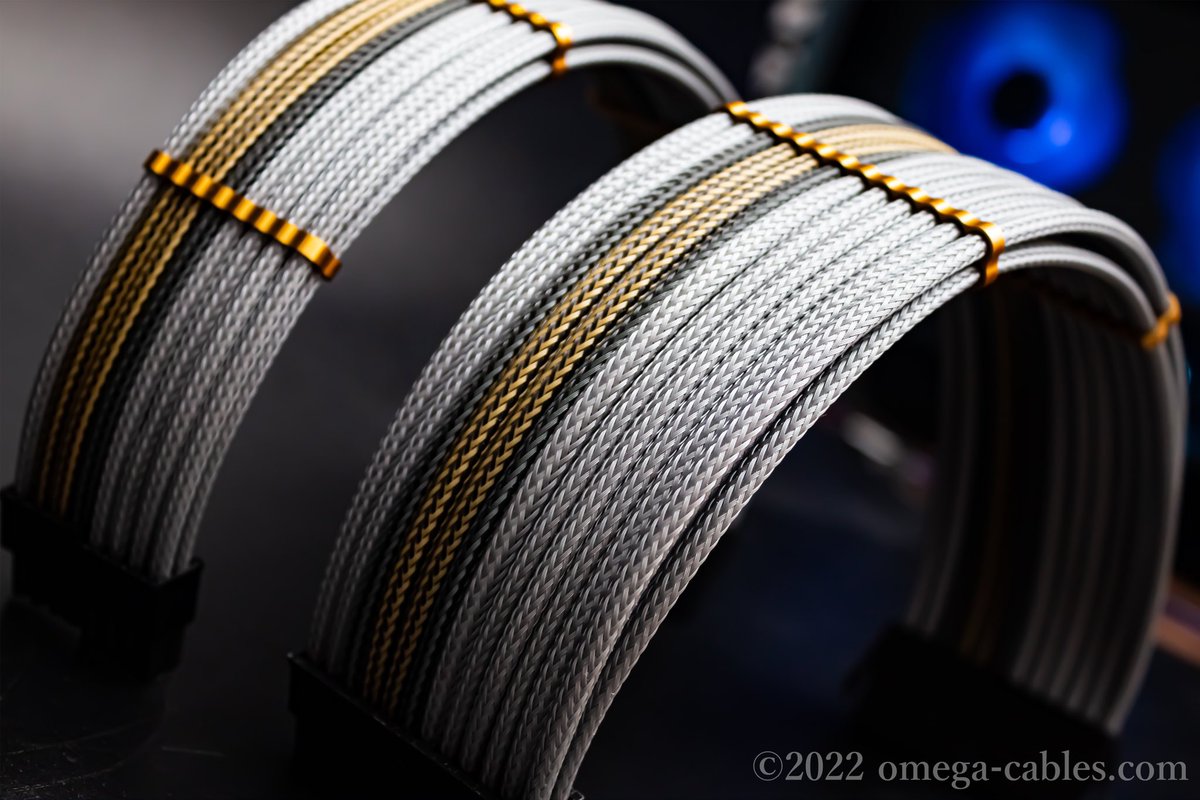 omegacables_jp's tweet image. PLATINUM X(スリーブ)とゴールドのケーブルコームでリッチな仕上がりになりました

#スリーブケーブル