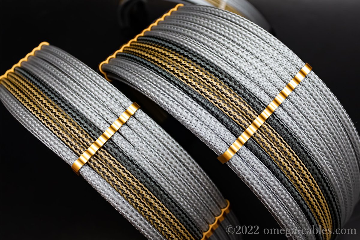 omegacables_jp's tweet image. PLATINUM X(スリーブ)とゴールドのケーブルコームでリッチな仕上がりになりました

#スリーブケーブル