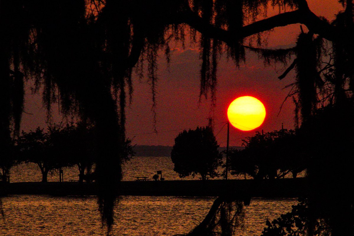 Tonight's sunset from <a href="/SarahsPointOfV1/">Sarah's Point Of View</a>