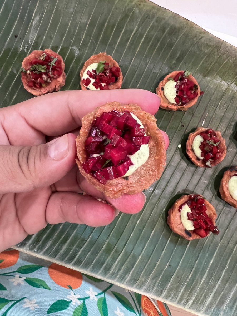 ChefEvelynG's tweet photo. Beer &amp; Nopal Sopes 💖 https://t.co/nQgZldGoLi