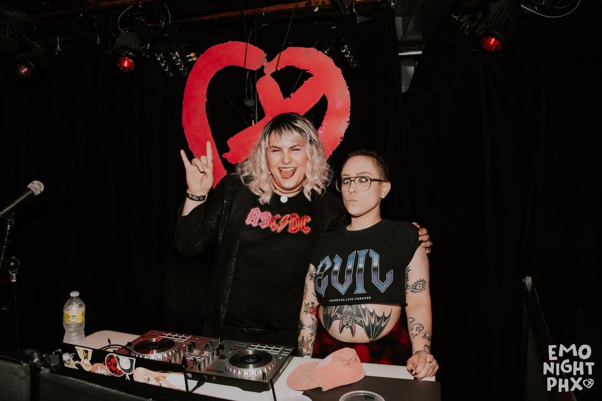 fairybonesmusic's tweet photo. TY #EMONIGHTPHX 🖤🖤🖤 https://t.co/h6mGMSJv8a