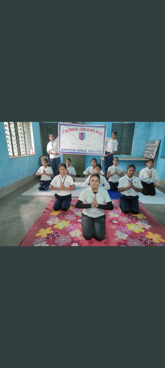 Khushbo94304809's tweet photo. #NCCforYoga
The #InternationalDayofYoga 2022 was observed by the Cadets of 5 Bengal Girls BN NCC at Raniganj Girls' College with vigour &amp; enthusiasm.
With over 9.5 lakh NCC Cadets participating at 4623 venues pan India. 
@nccwbskm @HQ_DG_NCC @ProDefKolkata @NCC_alumni_assn https://t.co/LGTOX0tVEX