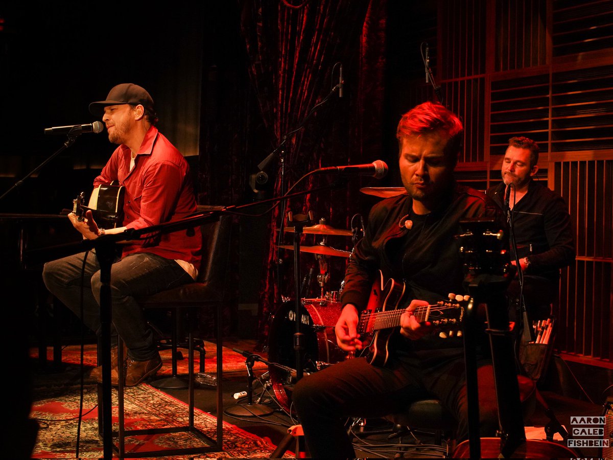 I forgot how many hits @GavinDeGraw has. He and his band put on a hell of a show for @frontandcenter at @analognashville