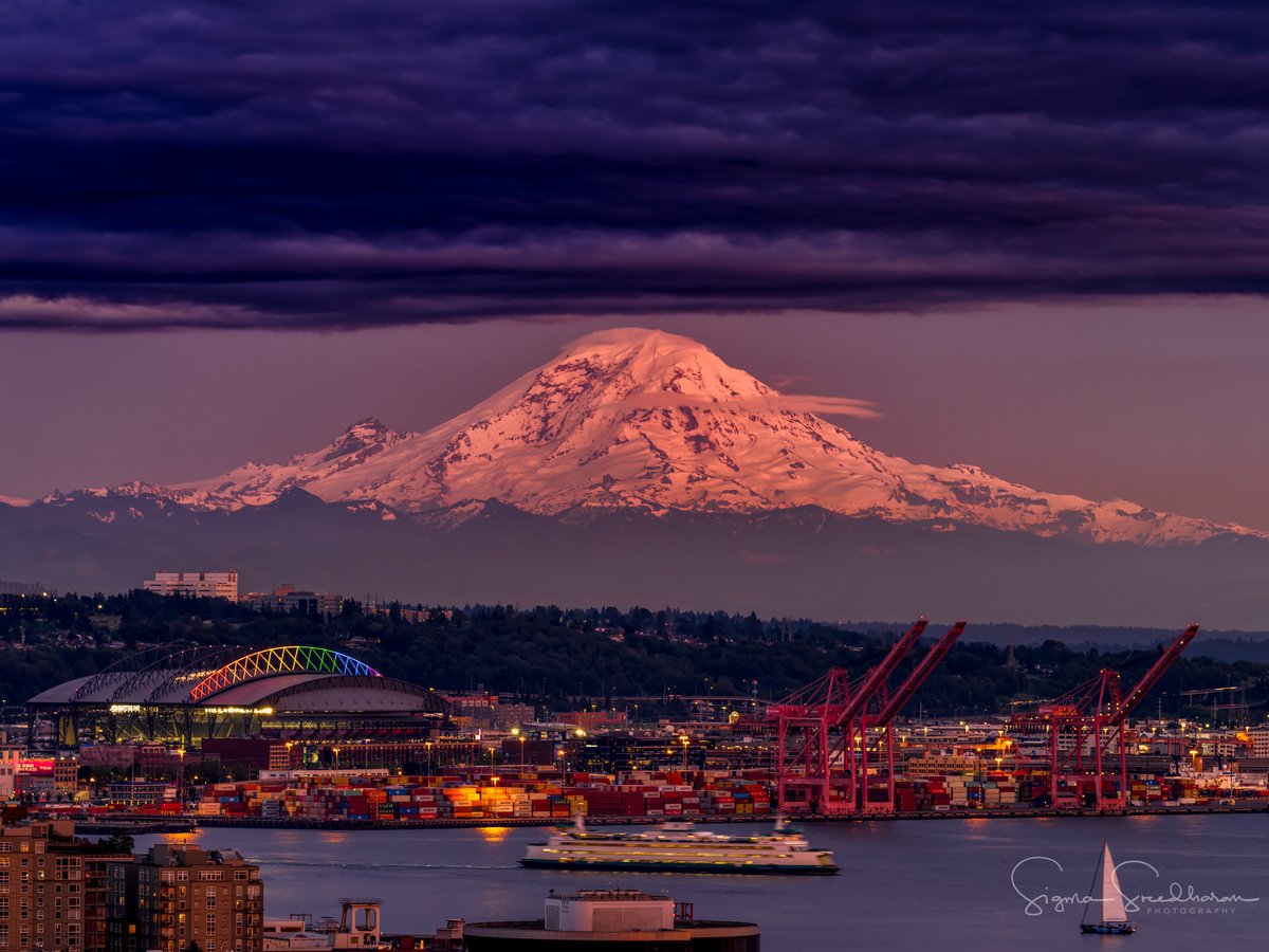 Happy Summer Solstice! First day of summer in #Seattle was perfect... Even Tahoma came out to say hi! #SummerSolstice2022