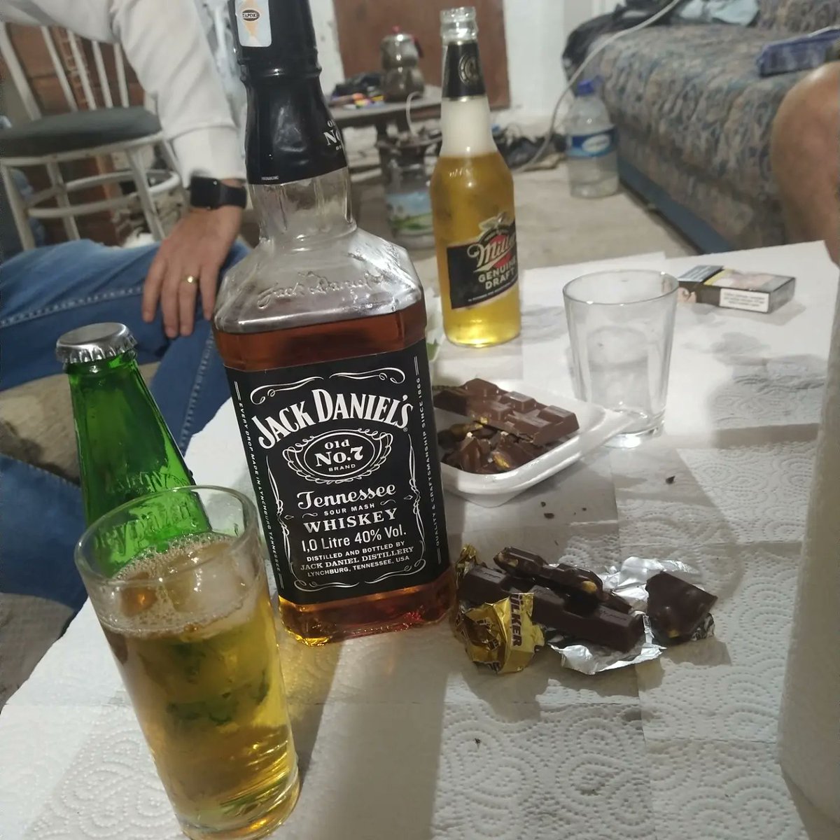 Abimlerle güzel muhabbet sabah olmuş biz hala devam