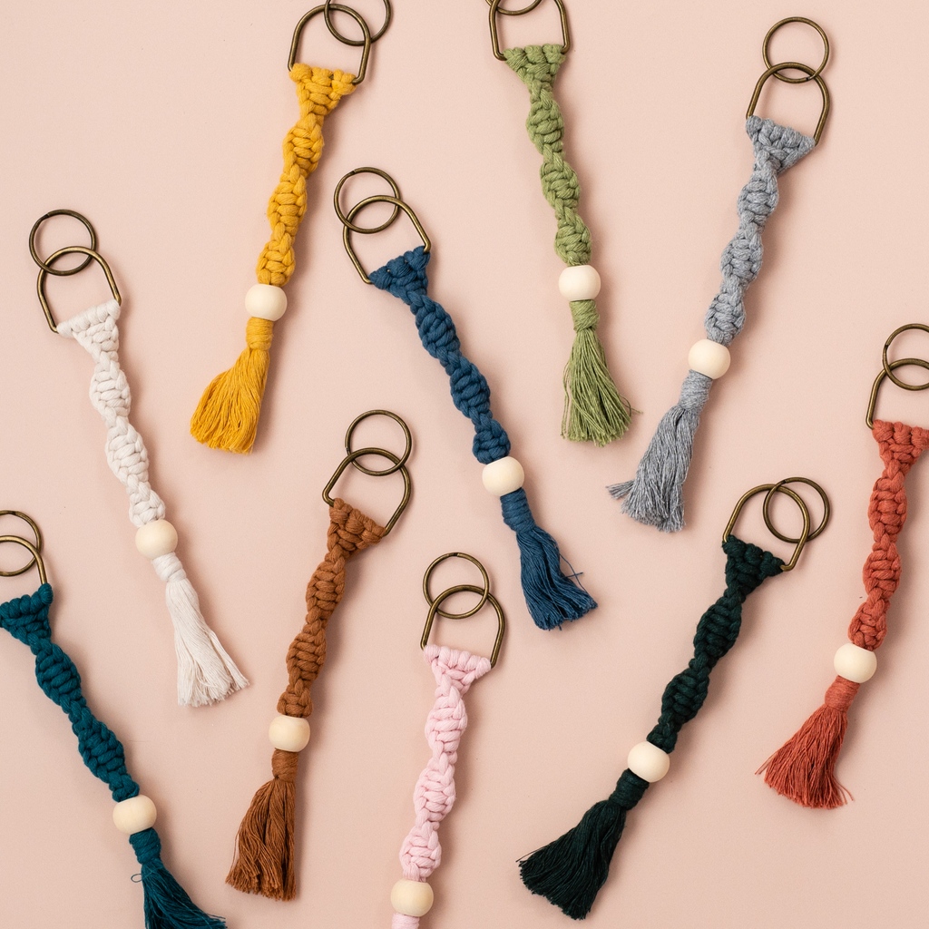 StitchHappy3's tweet photo. NEW Spiral Keyring Macramé Kits. These make such a lovely gift, & are a great introduction to macramé for beginners. 10 gorgeous colours. https://t.co/qPfLwR9RYq #macrame #macramekit #macramekeyring #ecocrafts #sustainablecrafts #craftgifts #ecogifts #sustainablegifts #craftkit https://t.co/HDh673ly8j