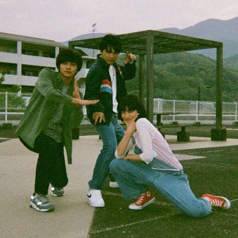 사쿠라는 일단 요시자와 료 키타무라 타쿠미 고마츠 나나 << 이 사람들이 어떻게 삼남매? 이게 진짜? 너무나도 좋은 조합이고요 .. 타쿠미가 잔잔한...