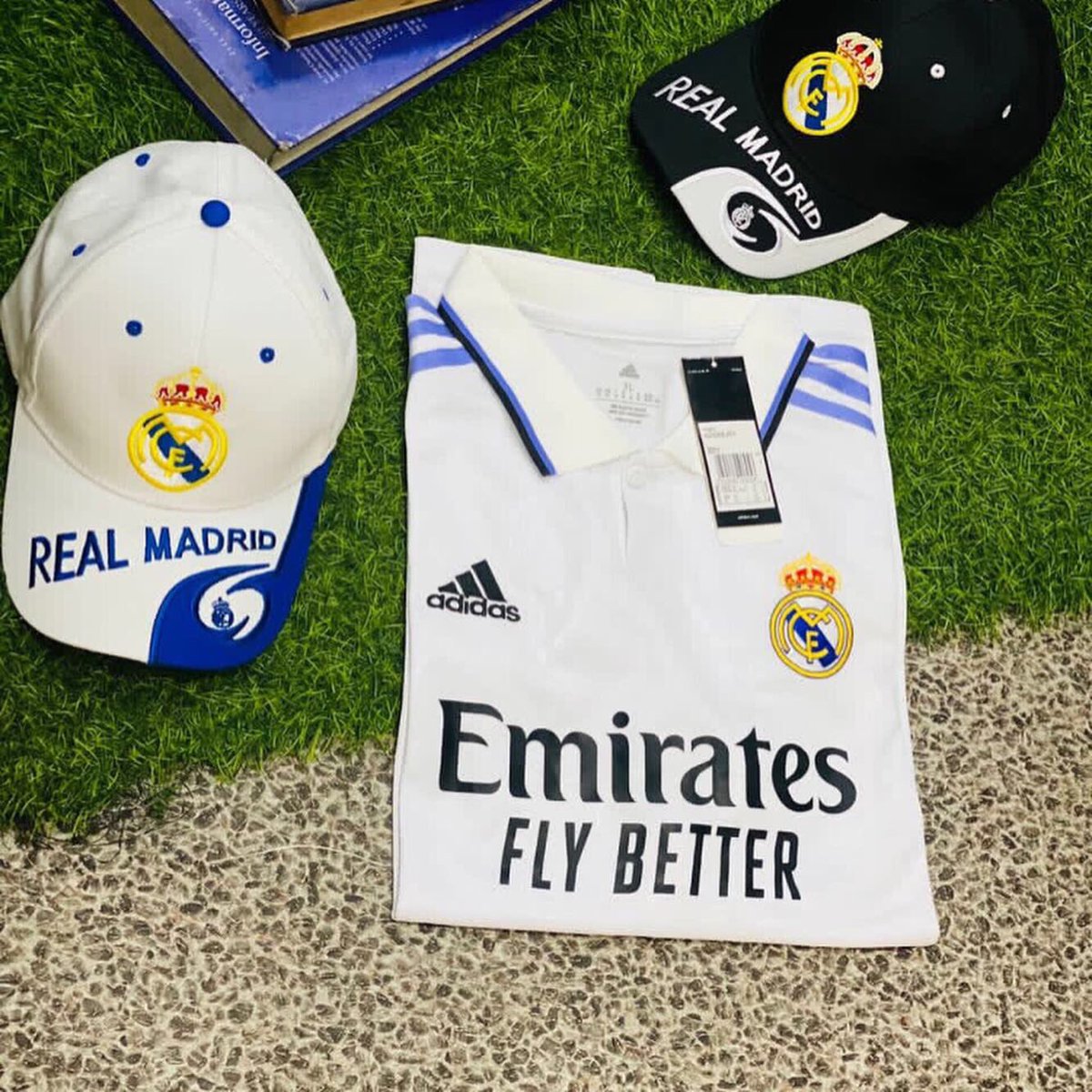 seniorabbati's tweet photo. Pls don’t scroll without reteweting my hustle.
I have this season original jersey Available.
Price 7,000
Location kaduna.
Nationwide delivery.
Dm or 📞 07066553389

#breastislife #Сapitalсom https://t.co/Zp1aYyhw5K