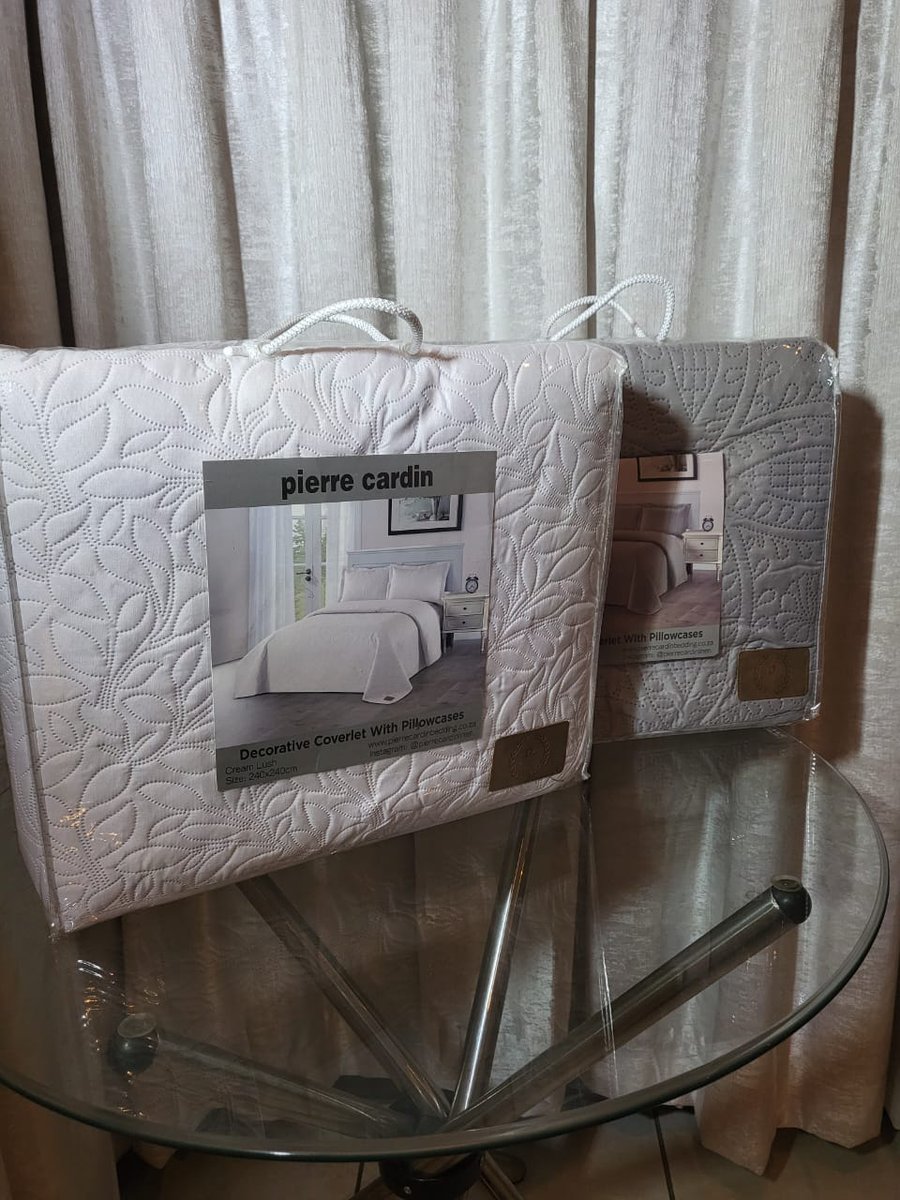 Another cold morning and we are here to keep you warm 💞☺️☺️ Here is a deal, visit shop H2 Eastgate market with a screenshot of this tweet and get $5 off your all London blankets from ($55), electric blankets from $50) and bedspreads from ($65). promotion ends on the 23rd of June