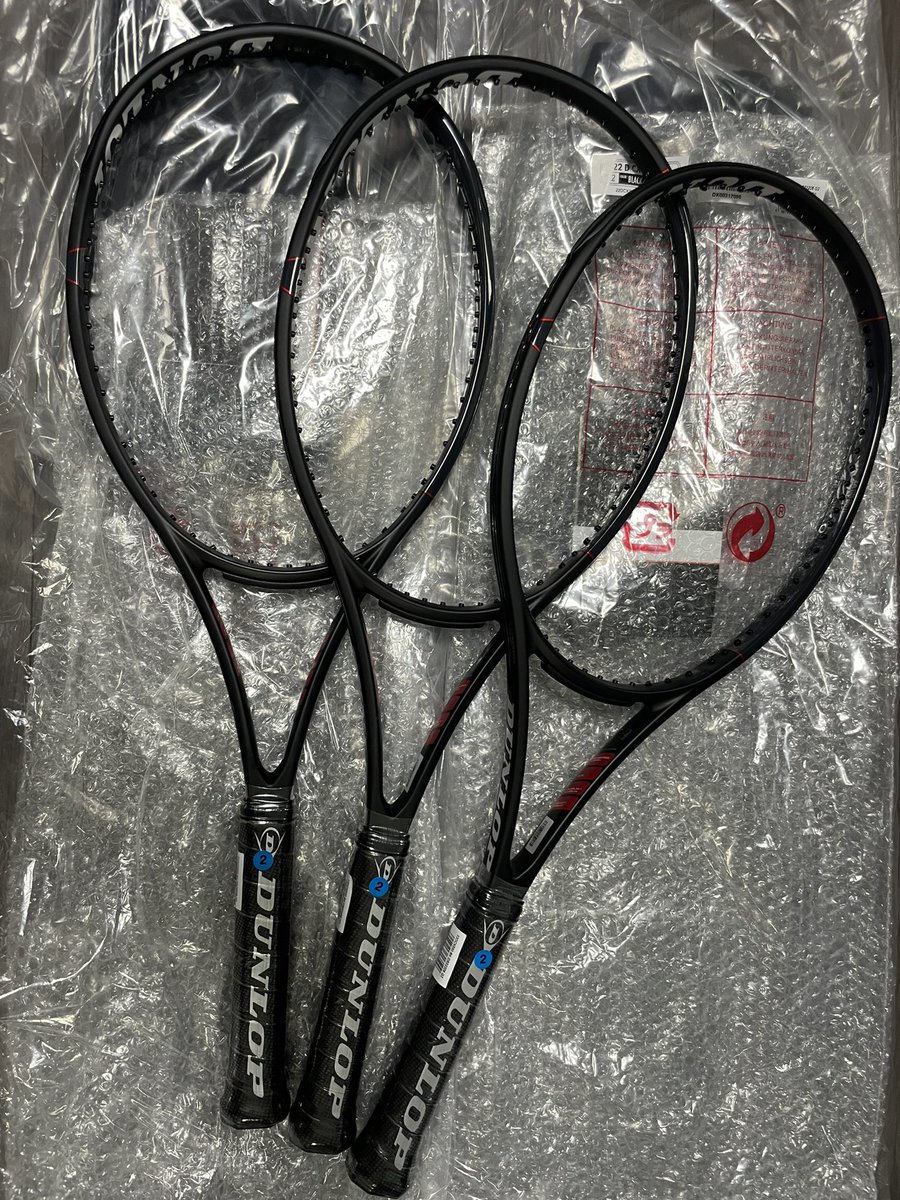 YHTA6's tweet photo. 最高のラケットが届きました😎
ダンロップスポーツマーケティング様いつもありがとうございます😊
早くセッティングして使用したいです❗️
皆様にも超超オススメです✨
#DUNLOP #ダンロップスポーツ #テニス #cx200 #ブラックコスメ #ラケット #最高の道具 #モチベアップ #格好良い #tennis #オススメ https://t.co/e4HCiaXPQf