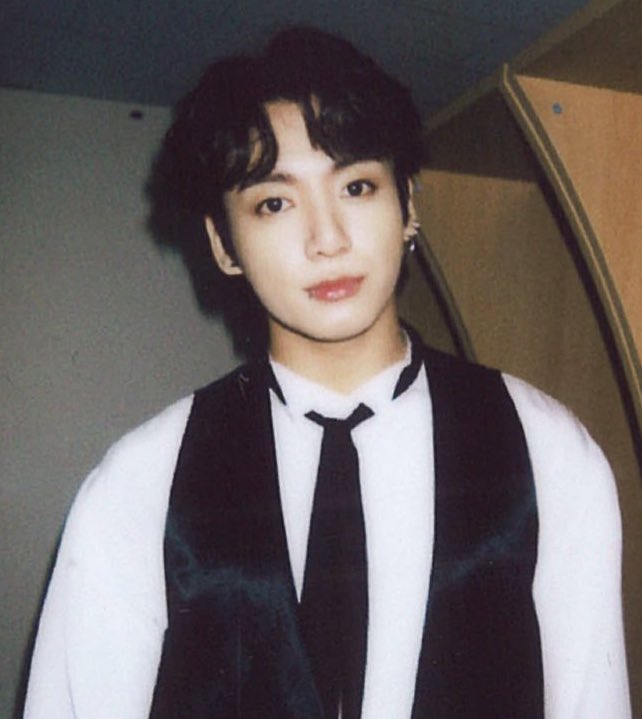 randomjungkook's tweet photo. jungkook on polaroid, now and then https://t.co/5VbPfWTxLP