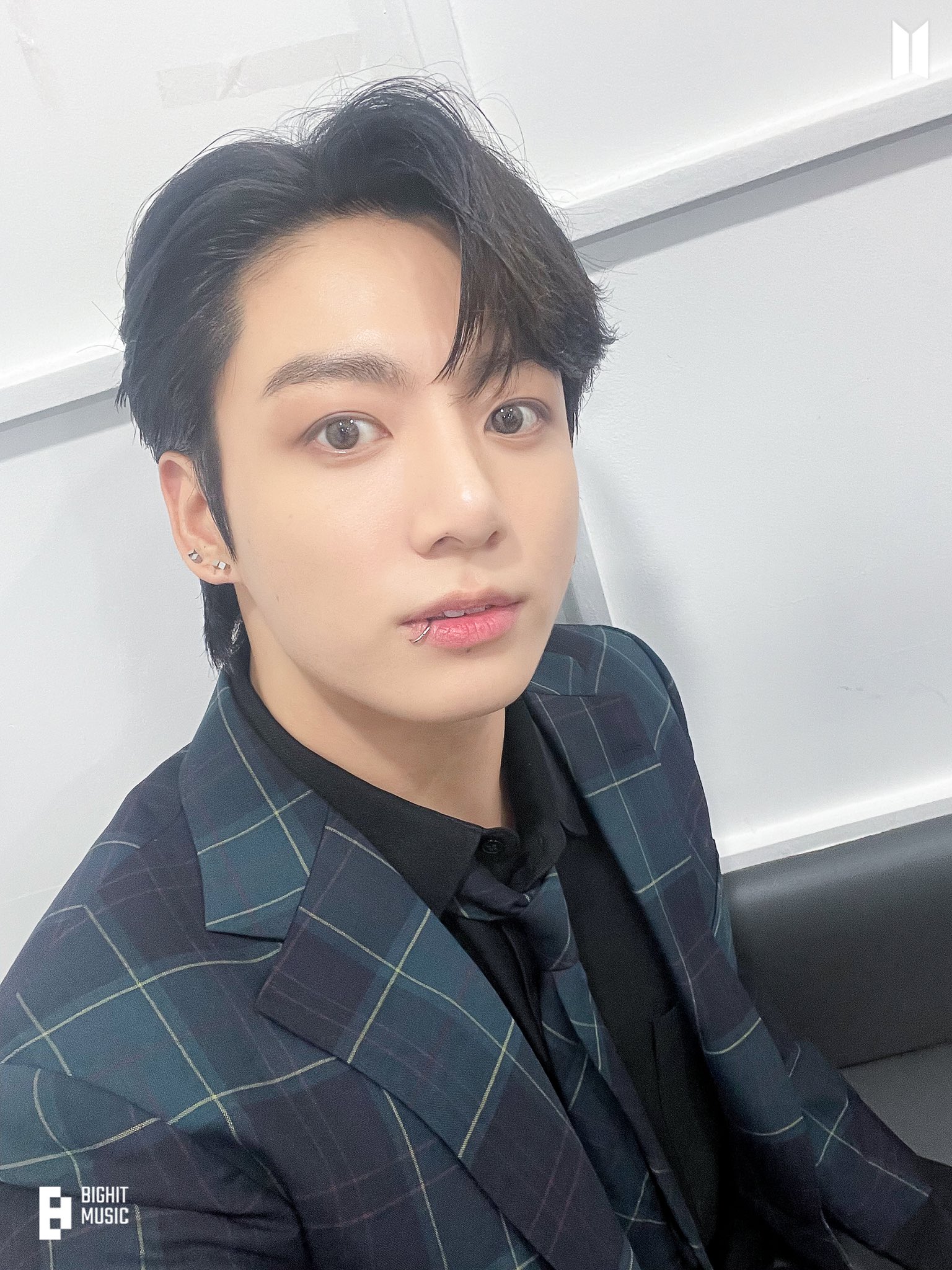 PREMIUM PHOTO(v.Jungkook)