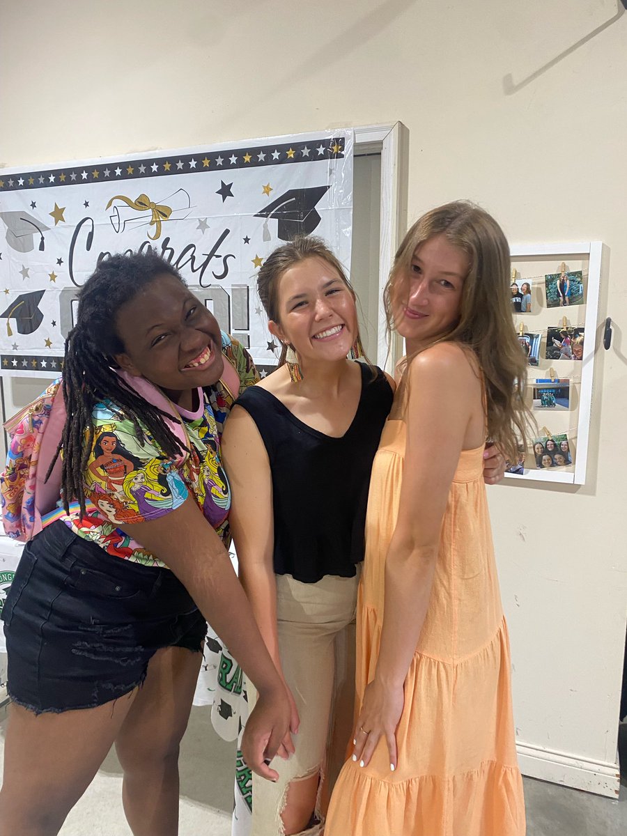 SydneyTrue3's tweet photo. I am going miss you grace https://t.co/Y0TCOXw9Tc