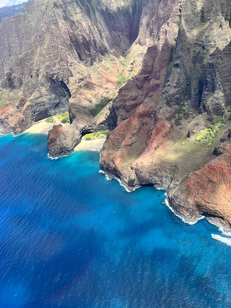 chrissyboltz's tweet photo. We took a helicopter tour of Jurassic Falls (From movie!) and Kauai island. The falls and many parts of the island can only be seen or reached by air💙🚁🏝🦖🦕 https://t.co/JWetCSsToG