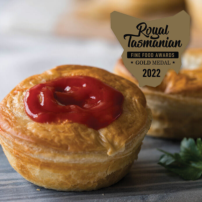 BanjosBakery's tweet photo. The Great Australian Bite… is a Banjo’s Meat Pie! Our Classic Aussie Meat Pie won GOLD at this year’s Tasmania Fine Food Awards. YOU BEAUTY! 👍

#meatpie #handmade #bakedfresh #yum #bakery #banjospies #tasmanianfinefoodawards #banjosbakery #bakingthingsbetter https://t.co/b4RpwedCQ2