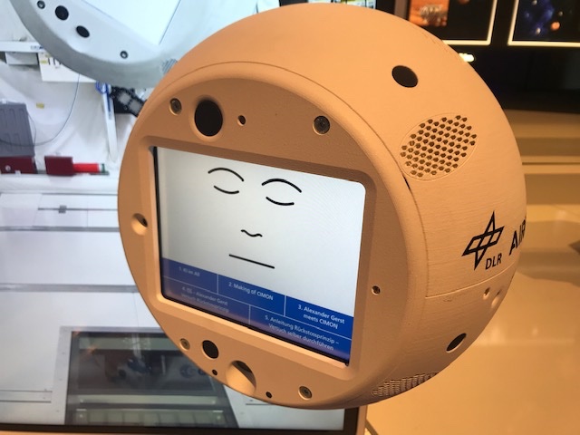 DLR_next's tweet photo. Noch schlummert der „Astro-Assistent“ CIMON vor sich hin. Aber gleich öffnet die #ILA22 - heute für Fachbesucher, am Wochenende auch für das allgemeine Publikum (Online-Ticket erforderlich!). https://t.co/ZoTffFi1RI